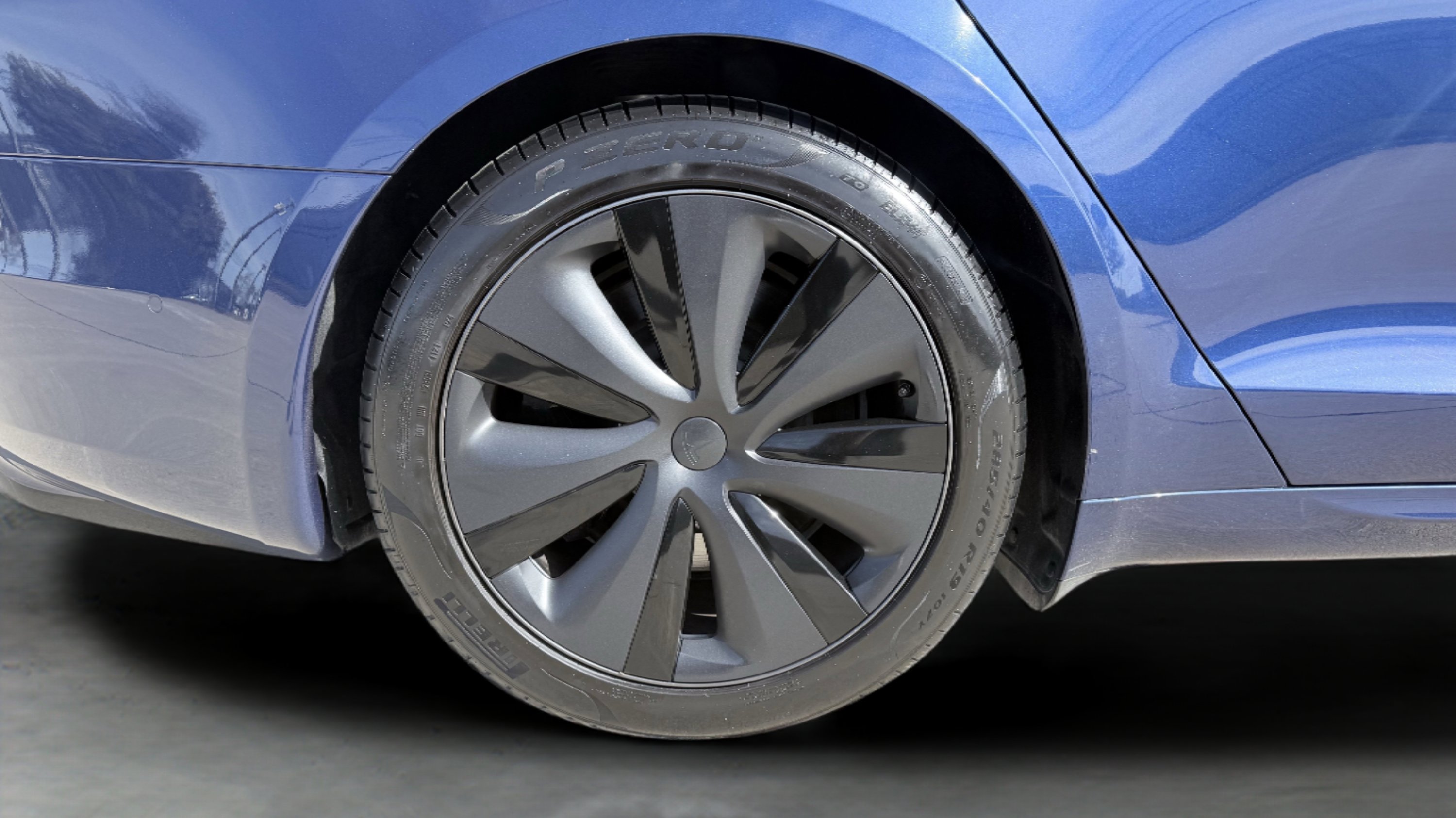 Used 2021 Tesla Model S Plaid image 12