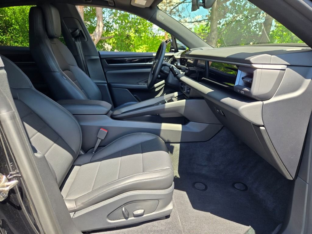 Certified 2024 Porsche Macan 4 Electric image 37