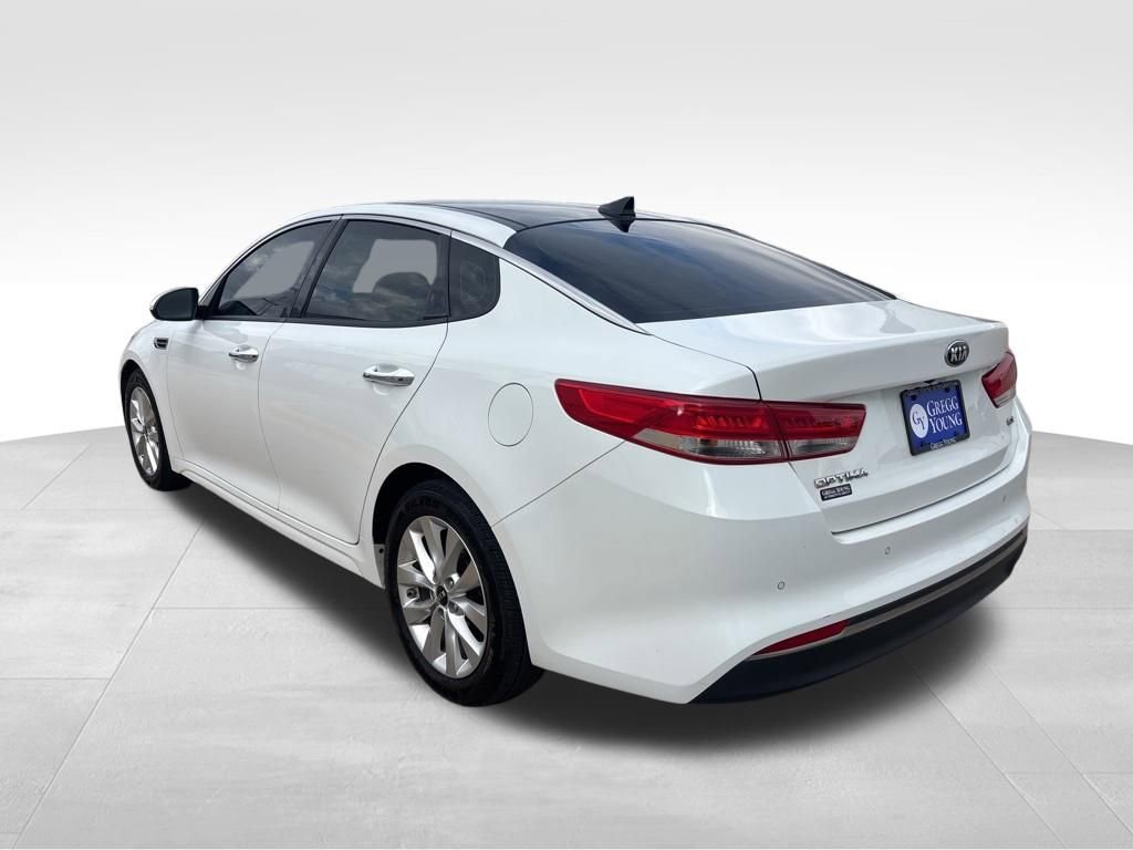 Used 2017 Kia Optima EX w/ Premium Package image 10