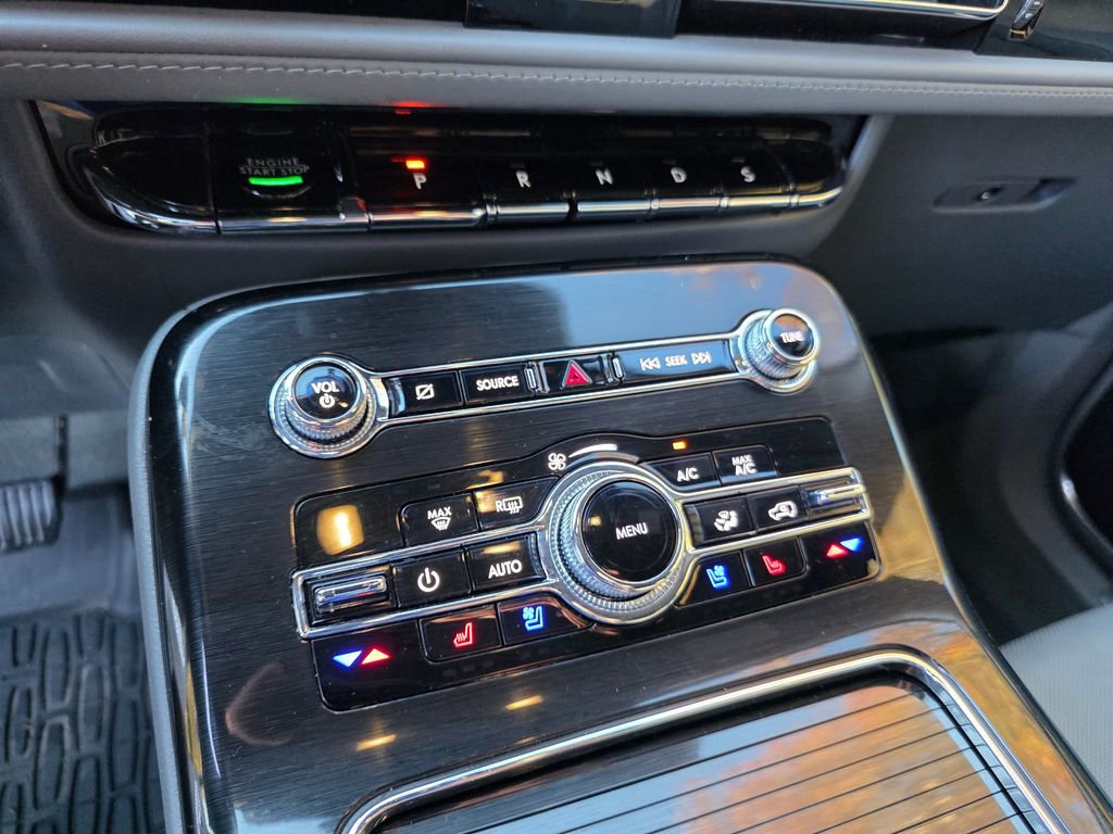 Used 2022 Lincoln Nautilus Reserve w/ Luxury Package image 17