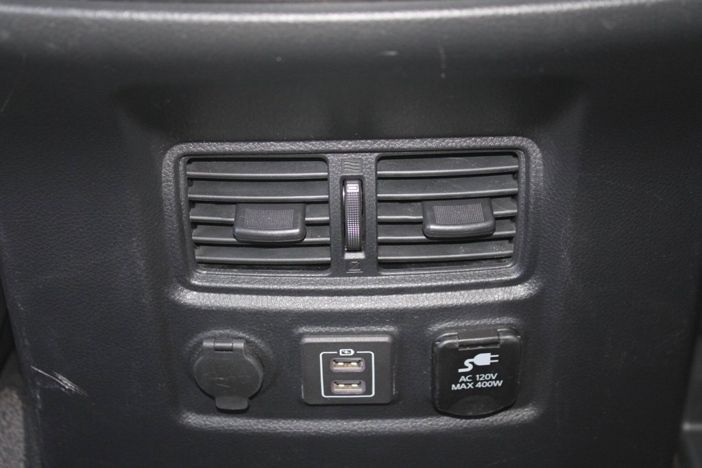 Used 2019 Nissan Titan SV w/ SV Convenience Package image 36