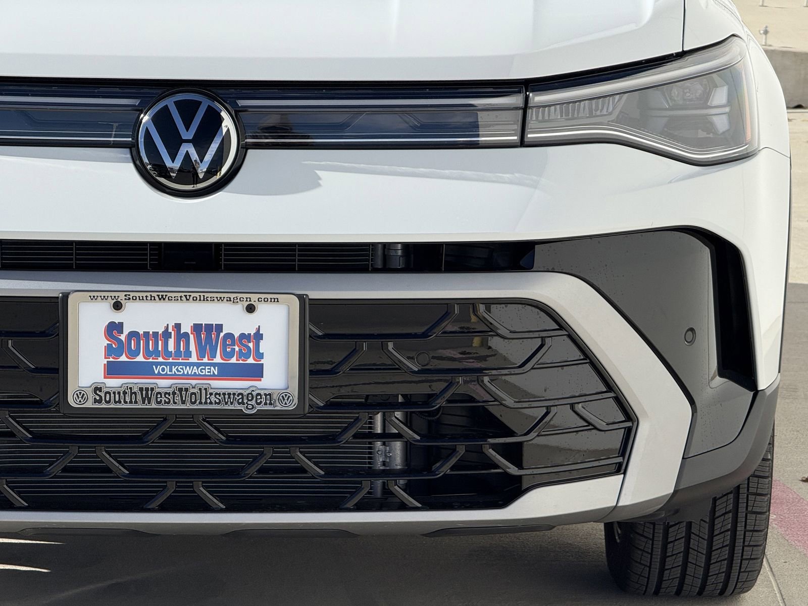 New 2026 Volkswagen Taos SEL image 9