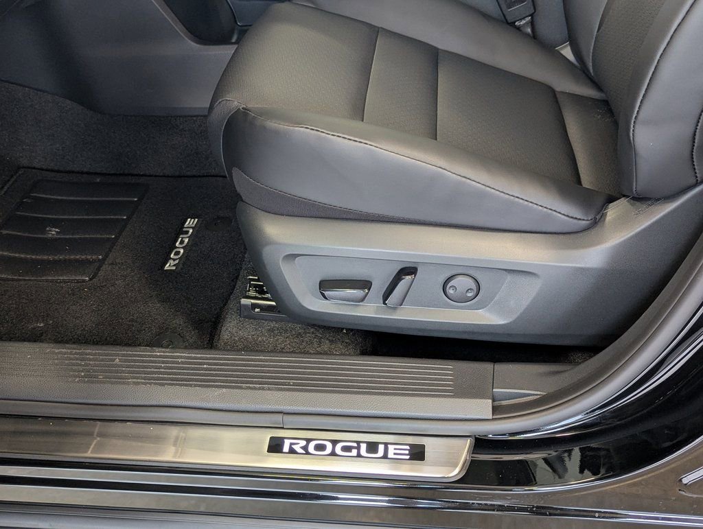New 2026 Nissan Rogue Dark Armor image 11