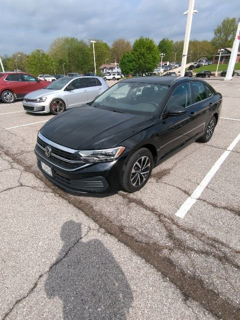 Used 2024 Volkswagen Jetta S FWD image 2