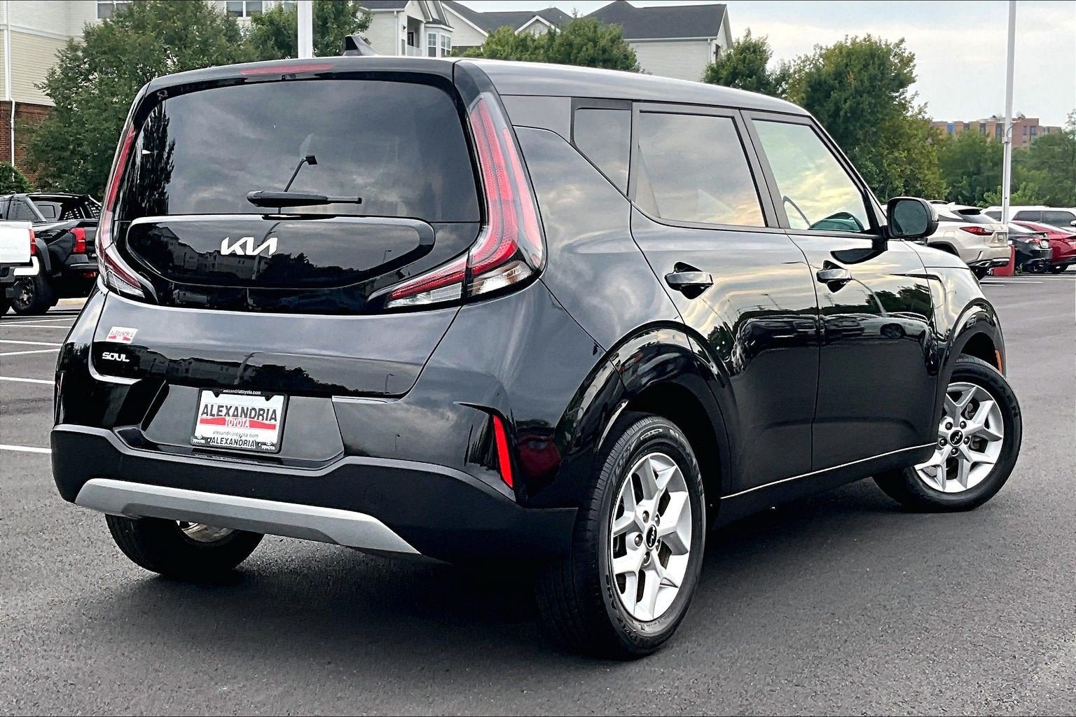 Used 2023 Kia Soul LX w/ LX Technology Package FWD image 11