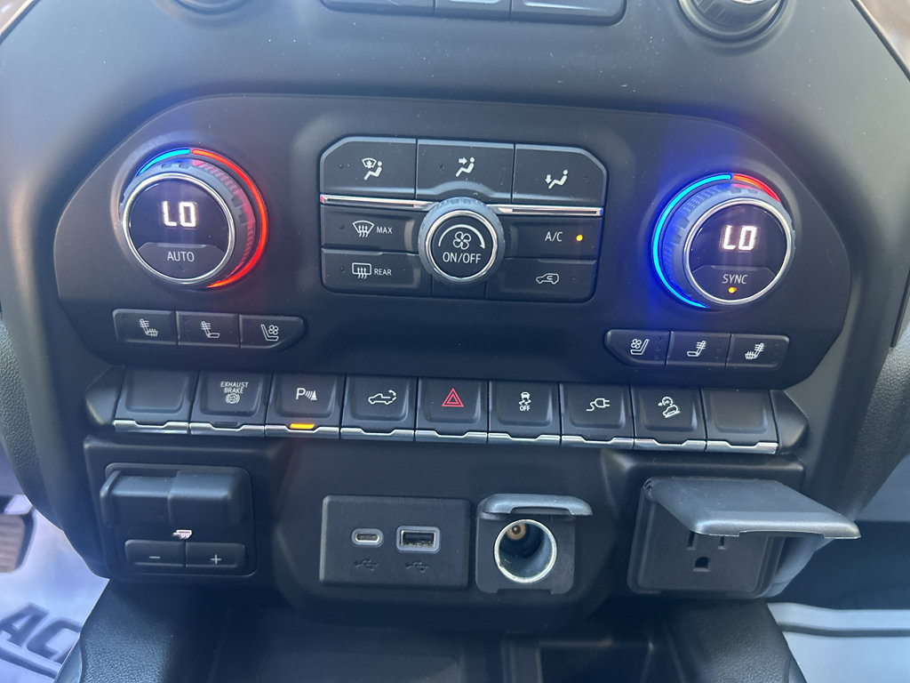 Used 2022 Chevrolet Silverado 2500 High Country w/ Z71 Off-Road Package image 31