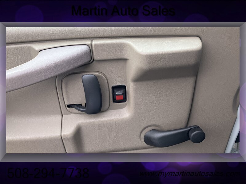 Used 2012 Chevrolet Express 2500 RWD image 6