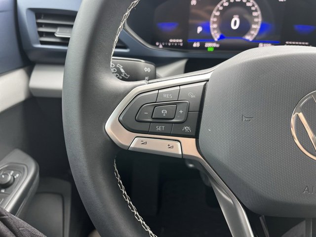 Used 2023 Volkswagen Taos SE image 14