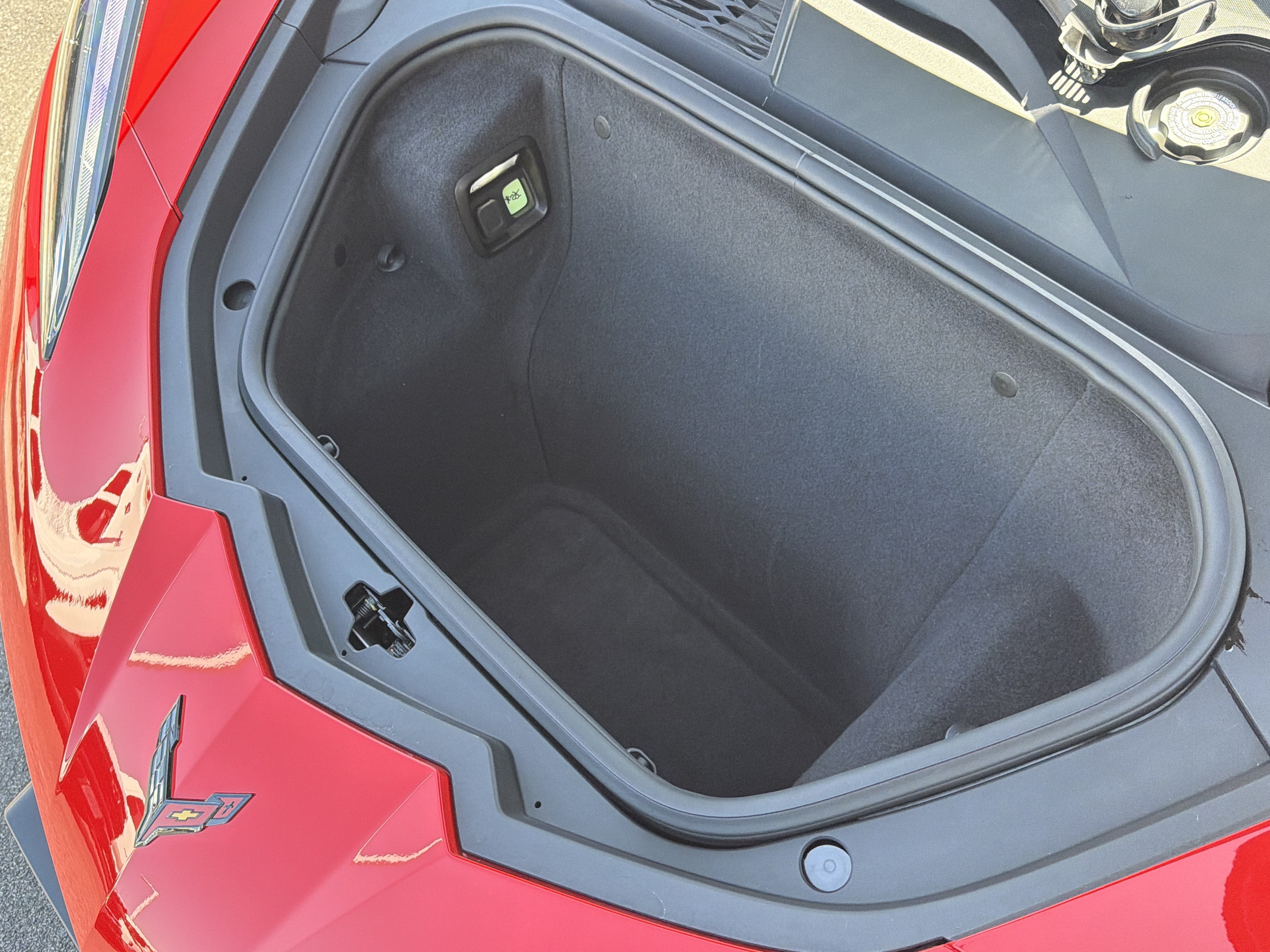 Used 2022 Chevrolet Corvette Stingray Coupe w/ Z51 Performance Package RWD image 34