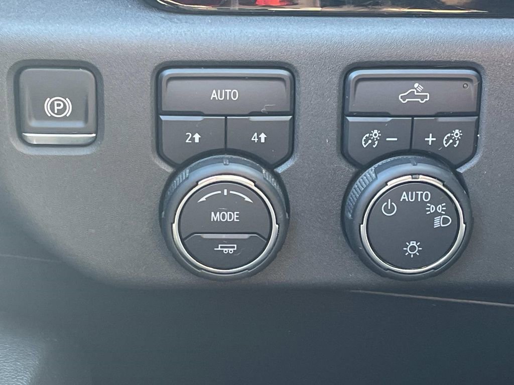 Used 2024 Chevrolet Silverado 1500 LT image 30