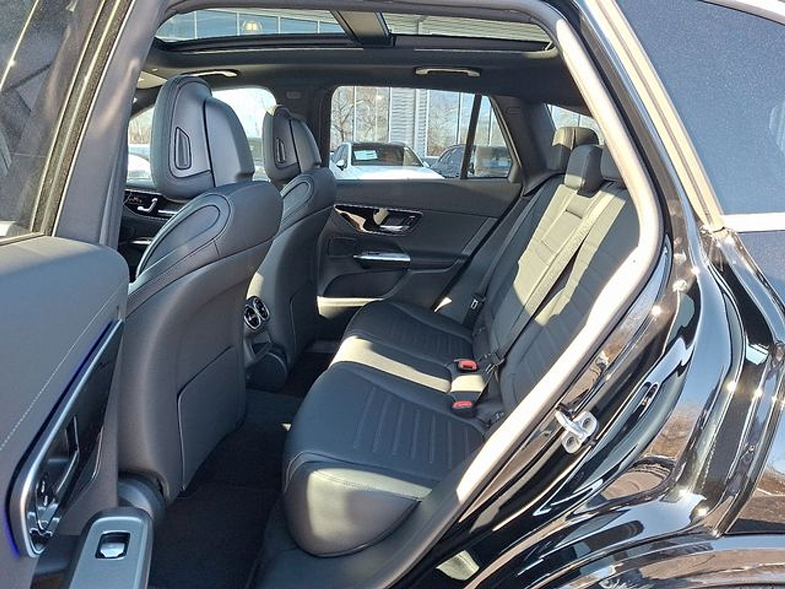Used 2026 Mercedes-Benz GLC 300 4MATIC image 8