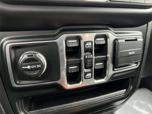 Used 2021 Jeep Gladiator Overland image 22