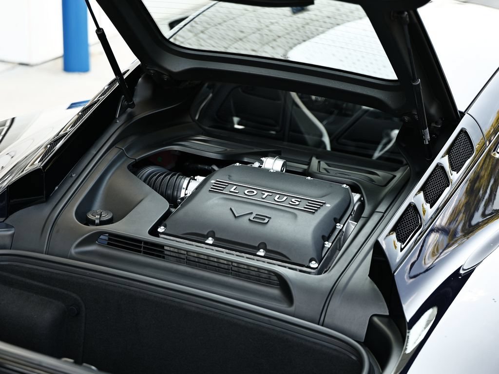 Used 2025 Lotus Emira RWD image 38