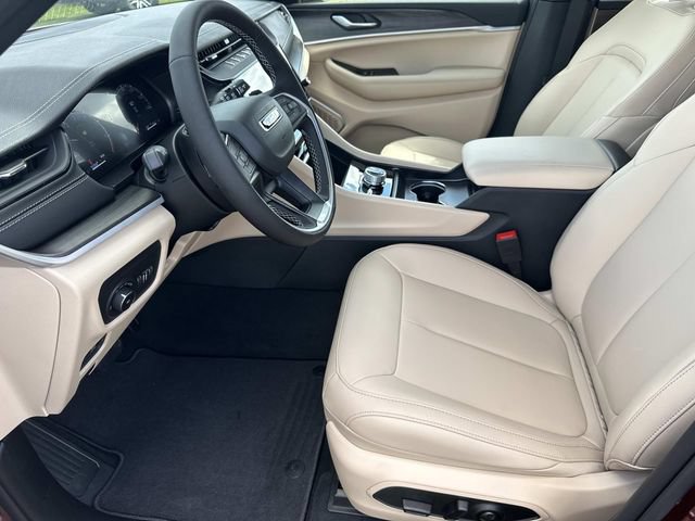 New 2026 Jeep Grand Cherokee Limited w/ Limited Altitude Package AWD/4WD image 28