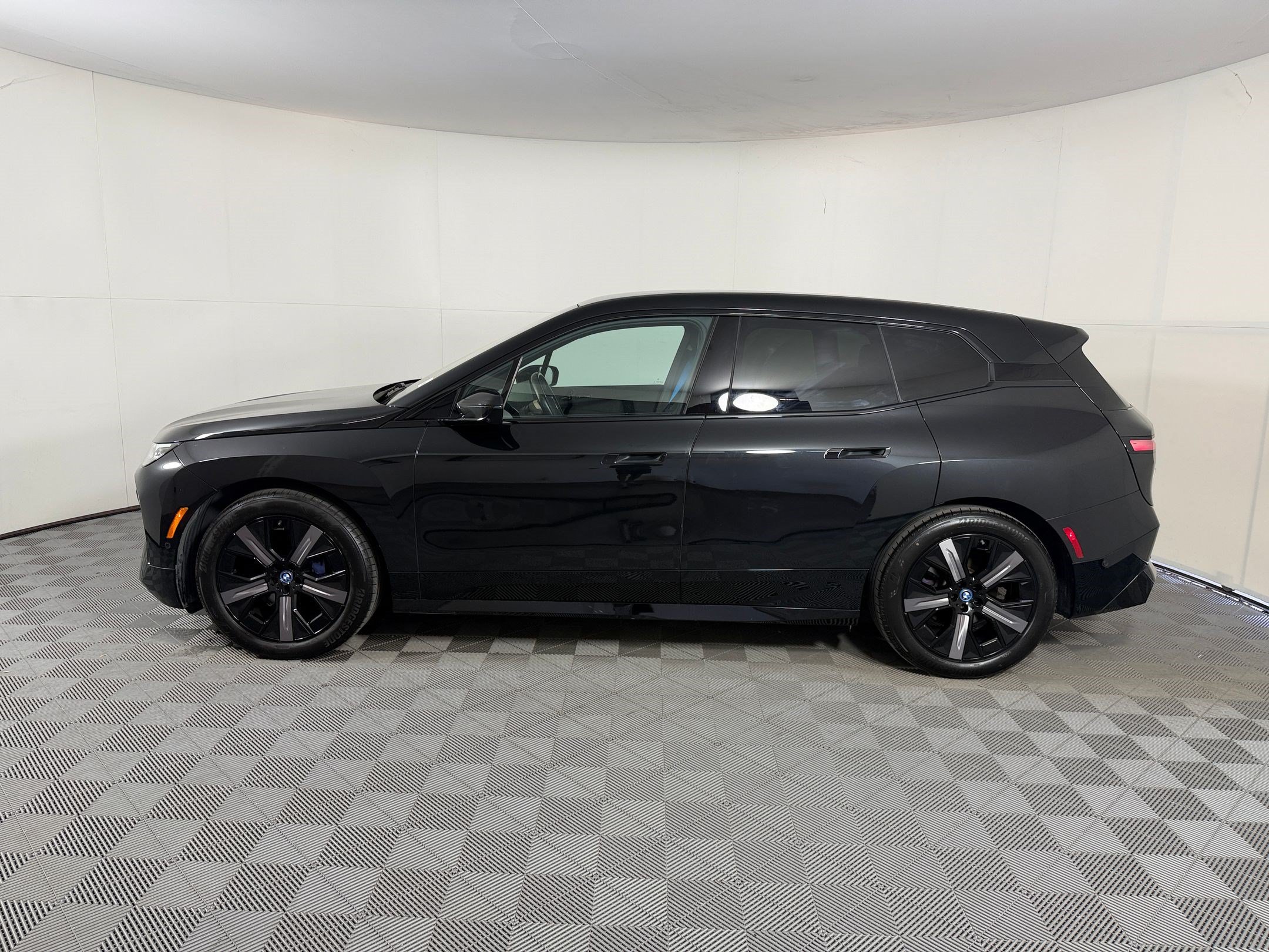Used 2024 BMW iX M60 AWD/4WD image 2
