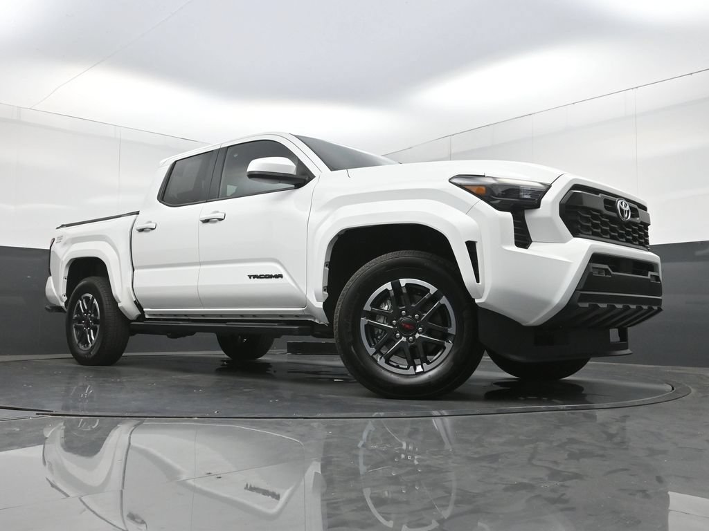 Used 2025 Toyota Tacoma TRD Sport AWD/4WD image 24