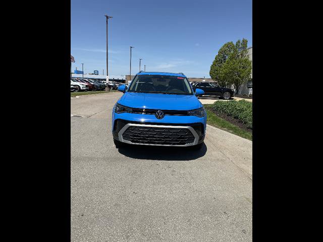 New 2026 Volkswagen Taos SE AWD/4WD image 2