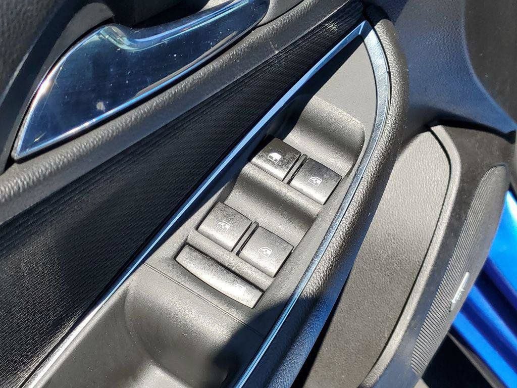 Used 2019 Chevrolet Cruze LT w/ Sun And Sound Package FWD image 24