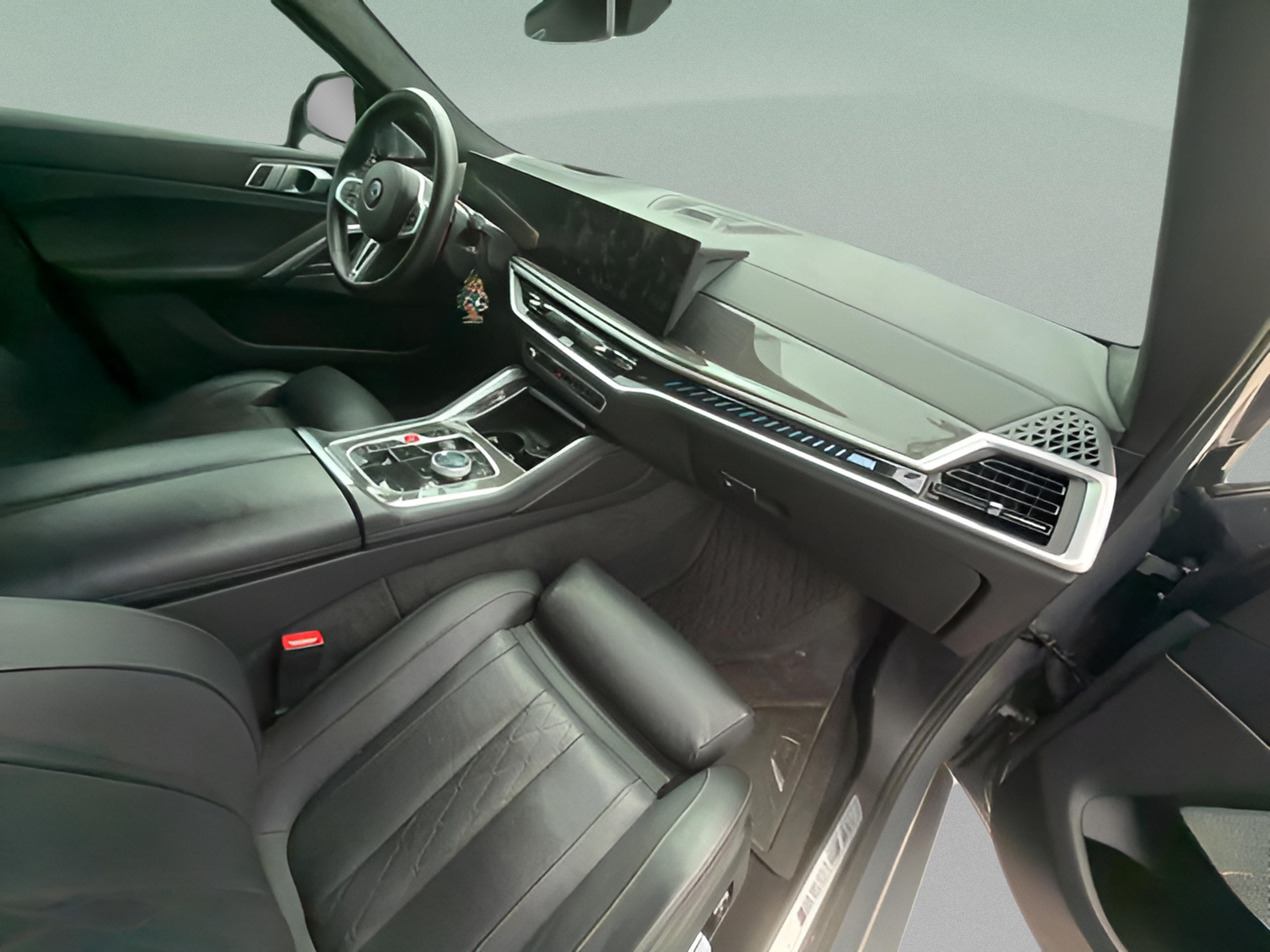 Used 2024 BMW X6 M60i AWD/4WD image 4