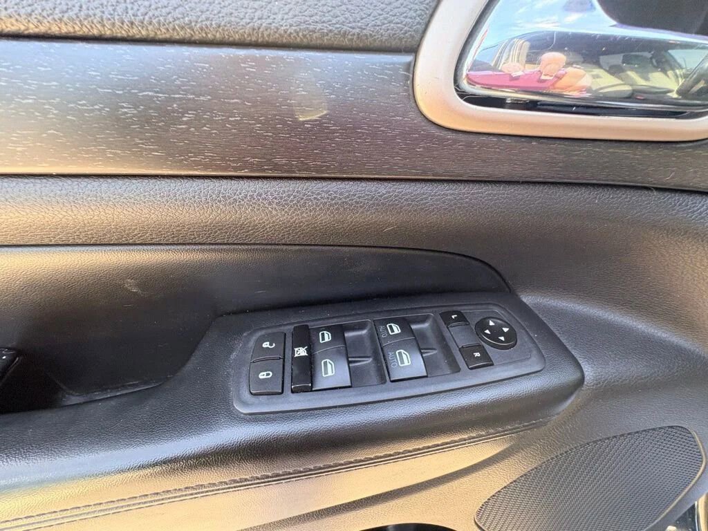 Used 2016 Jeep Grand Cherokee Laredo w/ Quick Order Package 23E RWD image 19