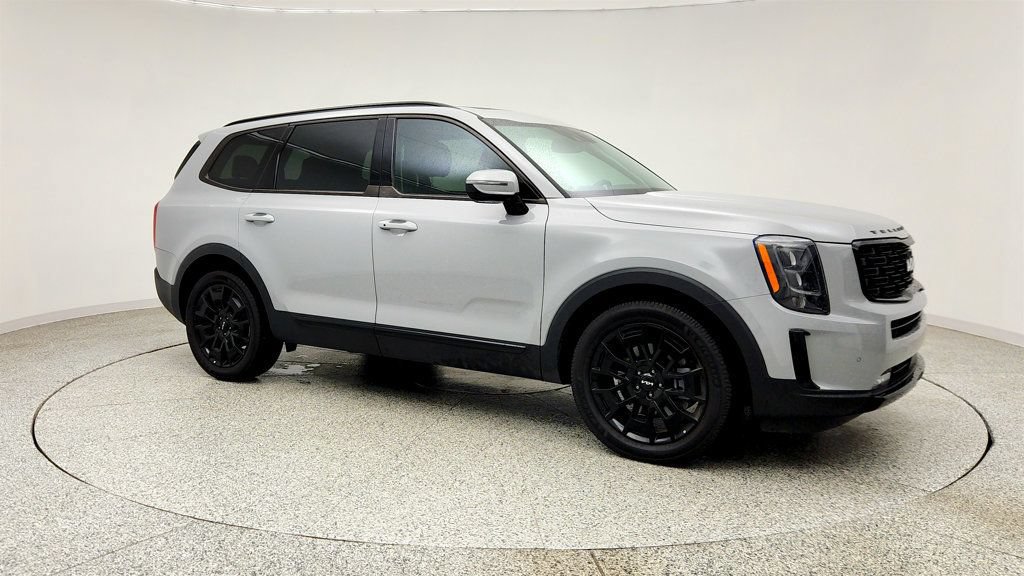 Used 2022 Kia Telluride SX w/ SX Prestige Package AWD/4WD image 3
