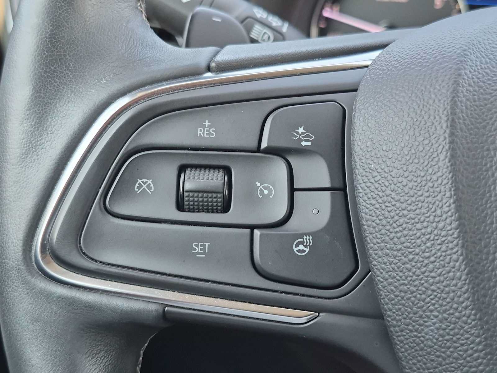 Used 2023 Buick Envision Essence w/ Sport Touring Package AWD/4WD image 25