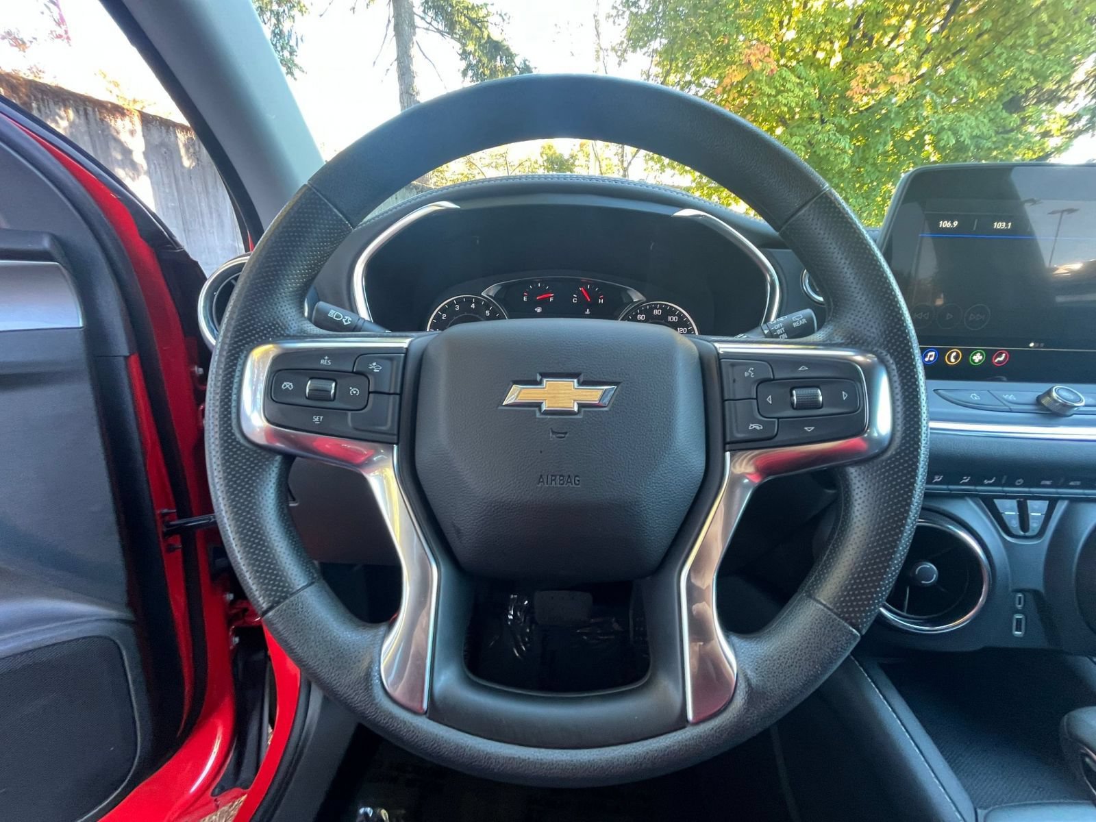 Used 2025 Chevrolet Blazer LT FWD image 28