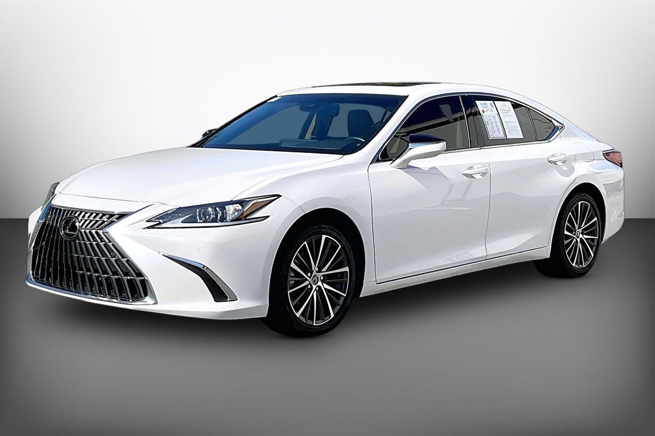 Used 2025 Lexus ES 300h w/ Premium Package FWD image 4
