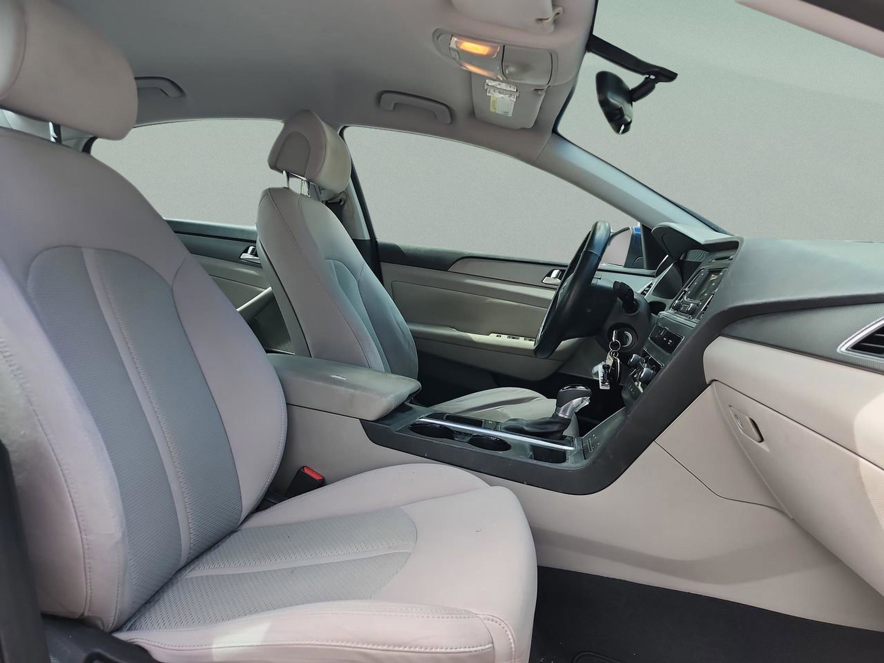 Used 2015 Hyundai Sonata SE w/ Option Group 09 image 17
