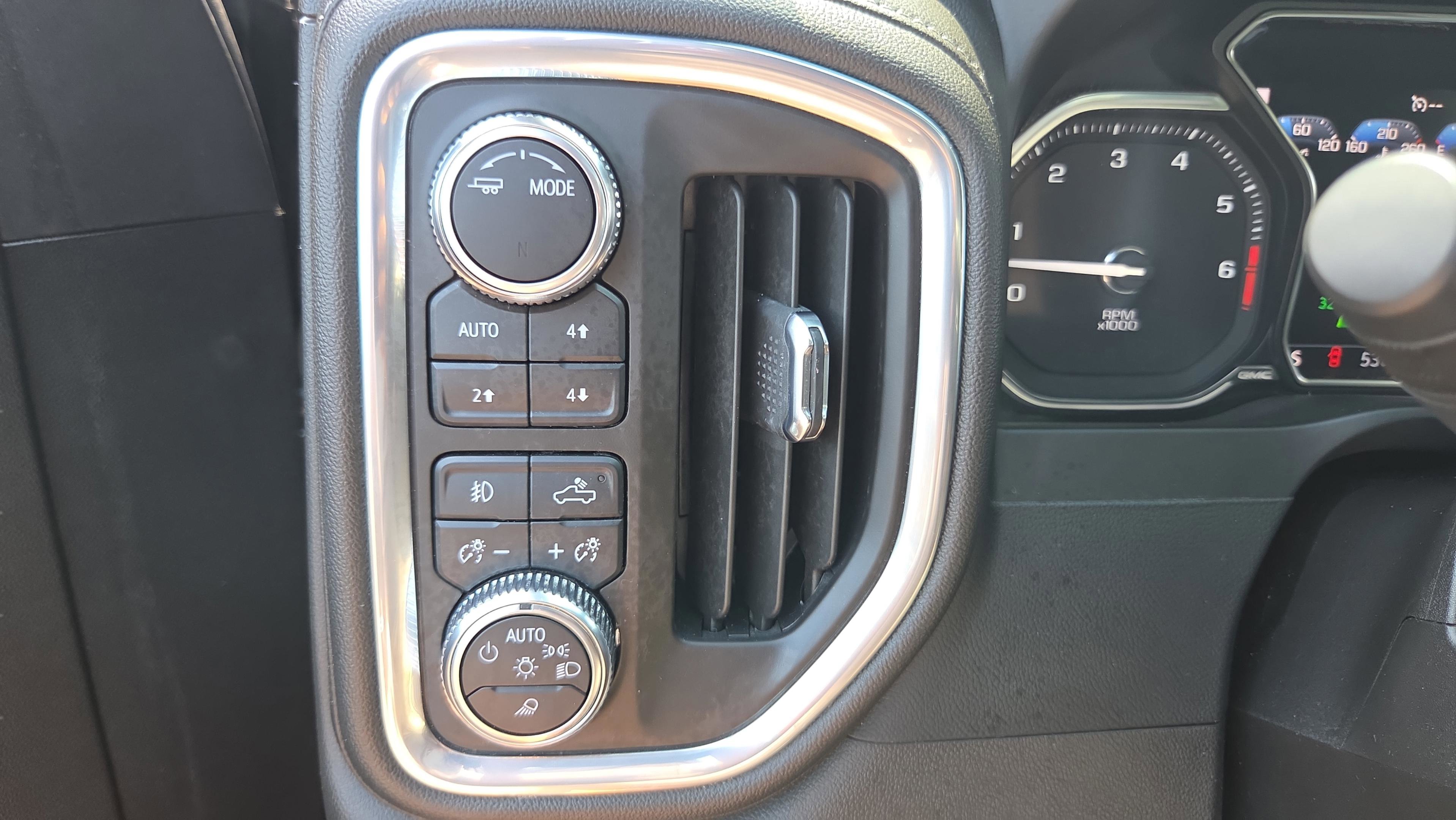 Used 2022 GMC Sierra 1500 Denali w/ Denali Premium Package AWD/4WD image 19