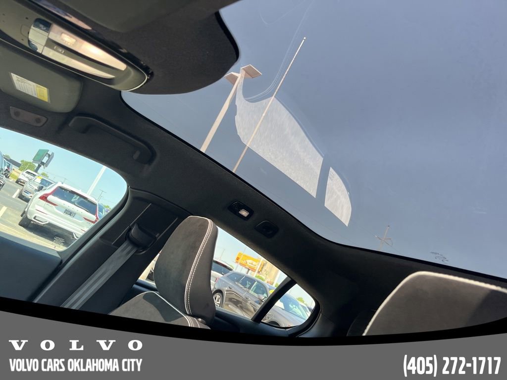 Used 2023 Volvo C40 P8 Recharge Ultimate AWD/4WD image 11