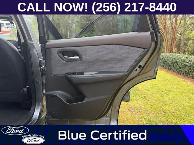 Used 2023 Nissan Rogue SV image 23