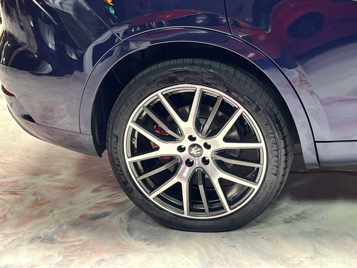 Used 2017 Maserati Levante w/ Sport Package AWD/4WD image 36