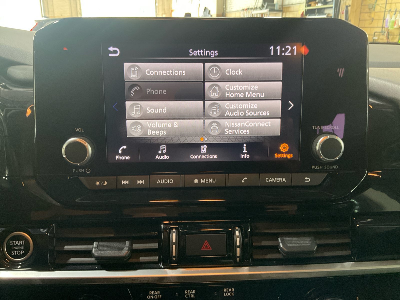 Used 2024 Nissan Pathfinder SV AWD/4WD image 27