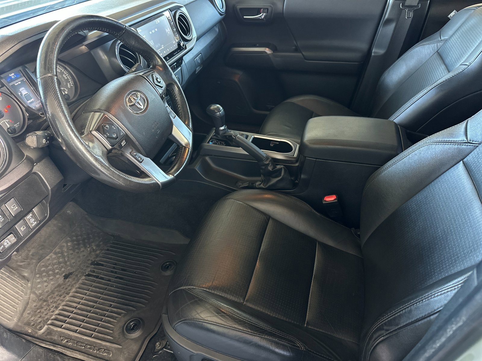 Used 2022 Toyota Tacoma TRD Sport image 9