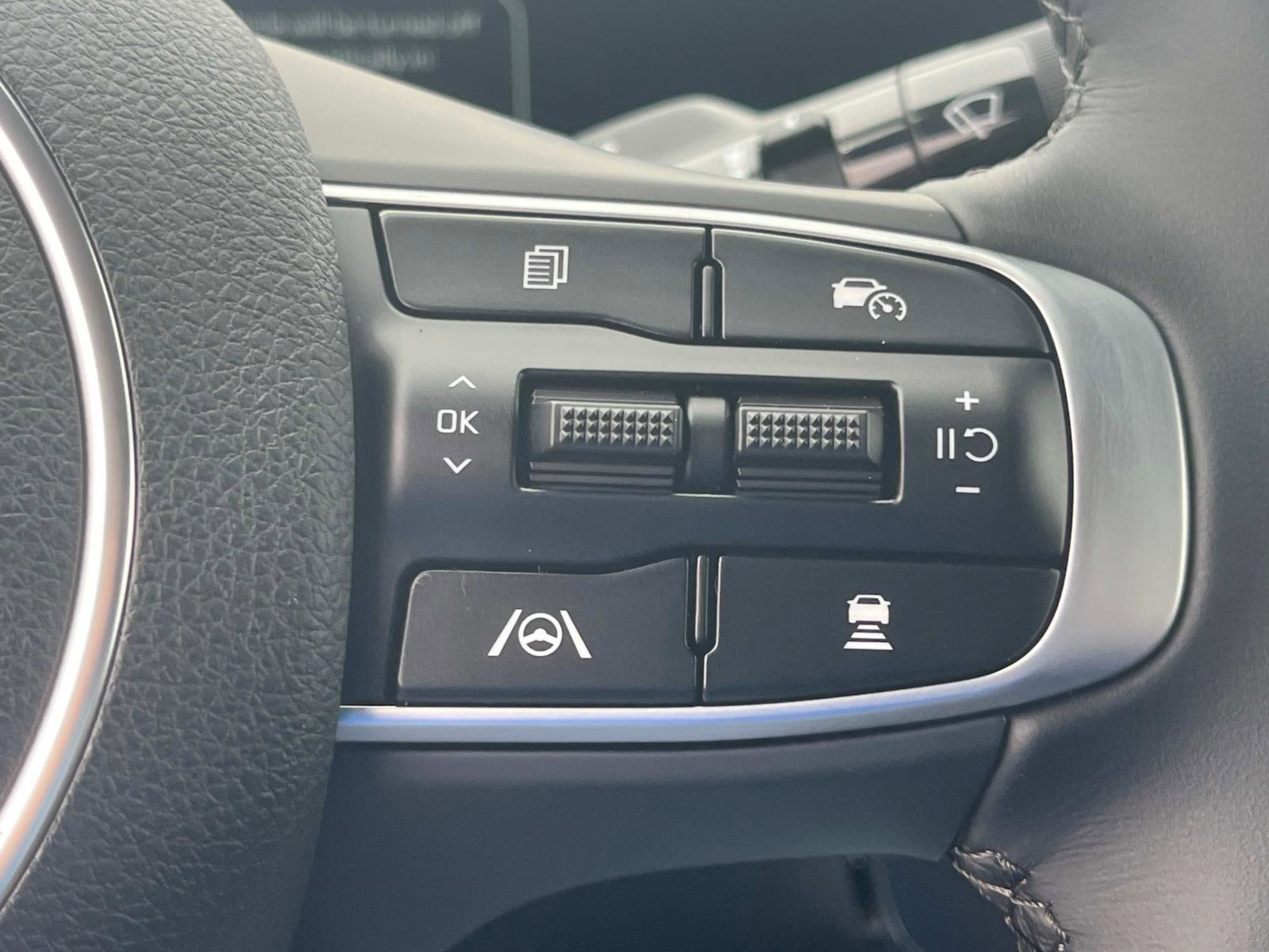 New 2025 Kia K5 EX FWD image 31