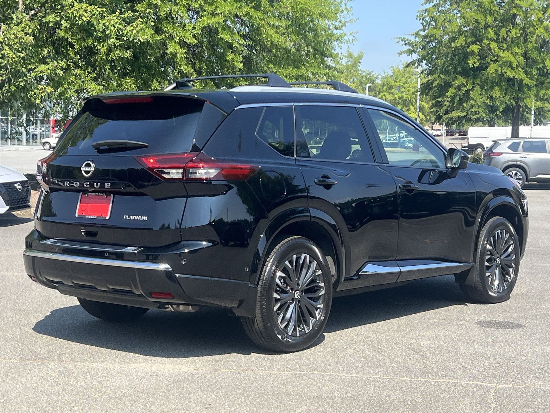 Certified 2025 Nissan Rogue Platinum FWD image 28
