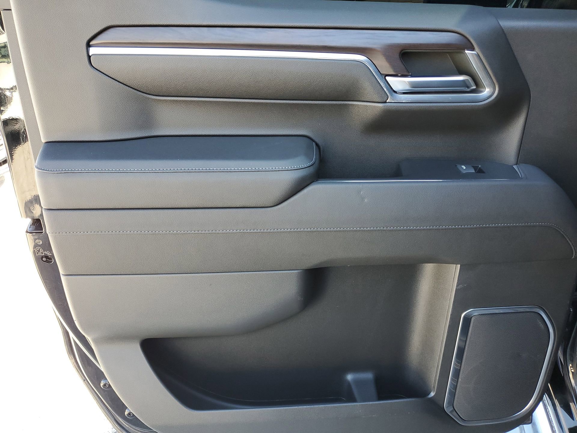 Used 2023 GMC Sierra 1500 SLT w/ SLT Premium Package image 10