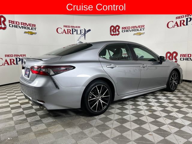 Used 2024 Toyota Camry SE FWD image 8