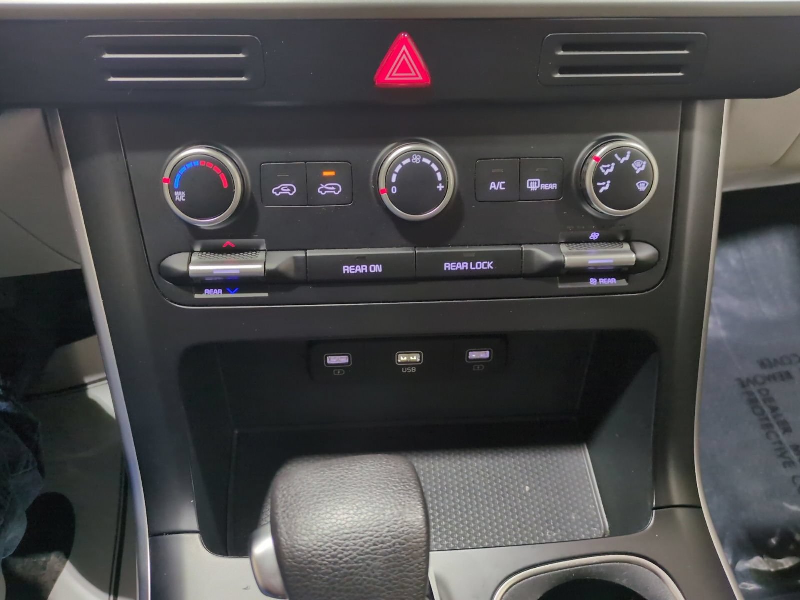 Certified 2024 Kia Carnival LX FWD image 23