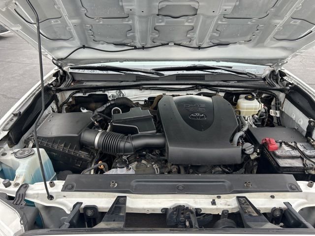 Used 2019 Toyota Tacoma TRD Off-Road w/ Technology Package image 14