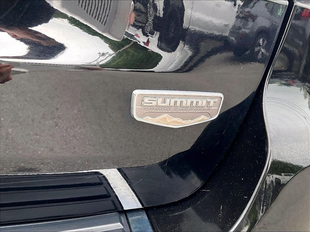 Used 2018 Jeep Grand Cherokee Summit AWD/4WD image 29