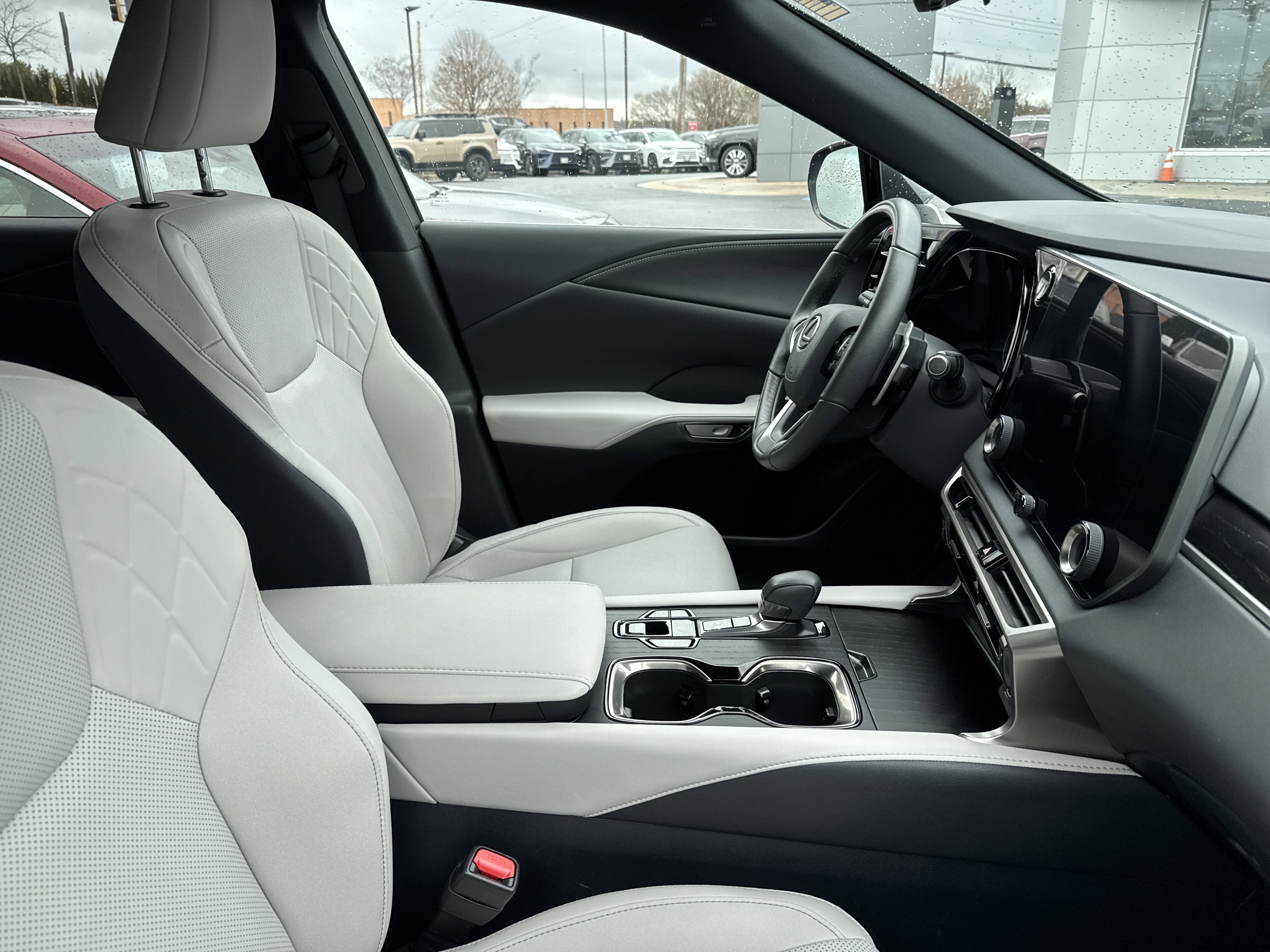 Used 2023 Lexus RX 350h 350h w/ Cold Area Package image 8