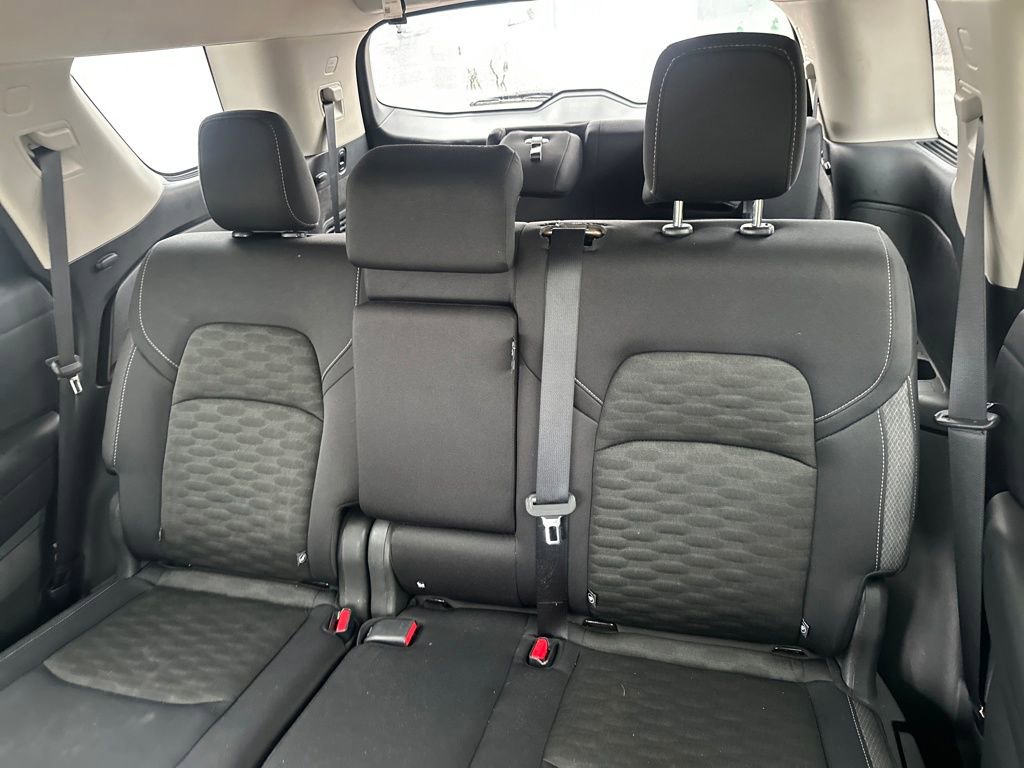 Used 2024 Nissan Pathfinder SV image 19