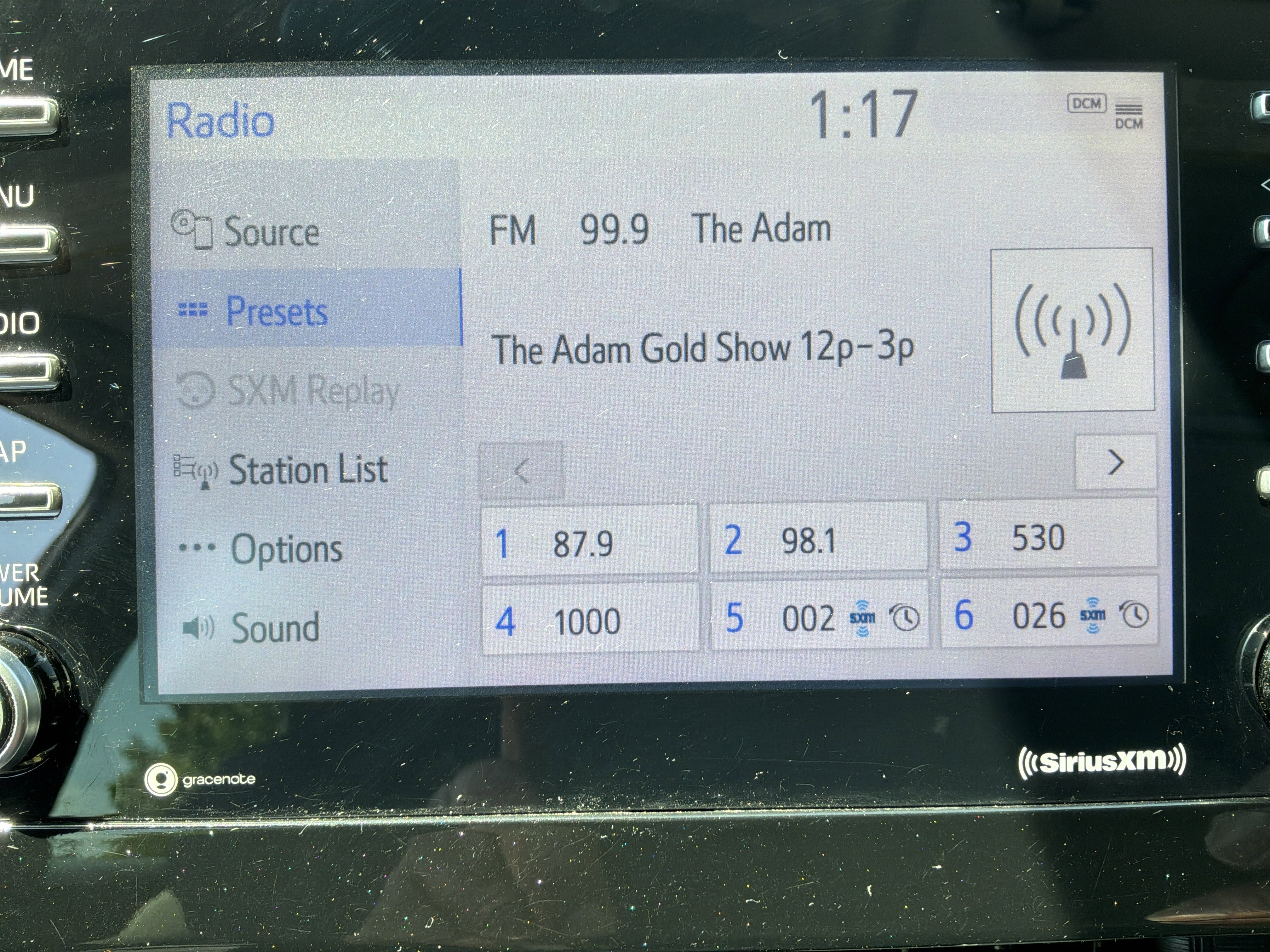 Used 2021 Toyota Camry LE image 23