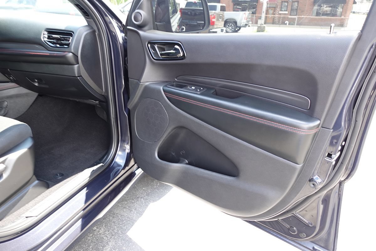 Used 2025 Dodge Durango GT w/ Blacktop Package AWD/4WD image 33