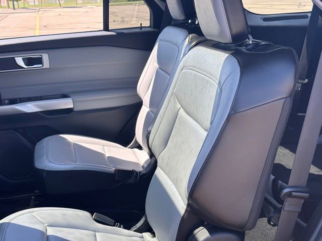 Certified 2021 Ford Explorer XLT w/ Equipment Group 202A AWD/4WD image 33