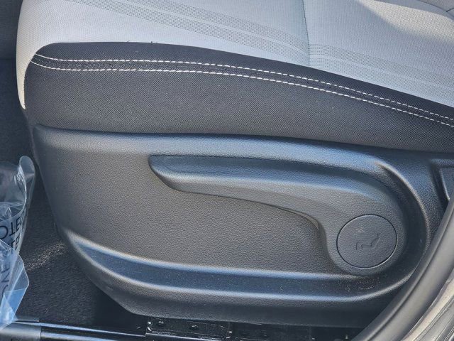 Used 2025 Hyundai Venue SEL image 15