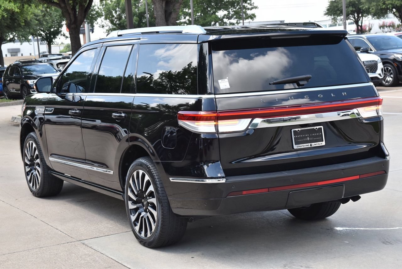 Used 2024 Lincoln Navigator Black Label AWD/4WD image 10