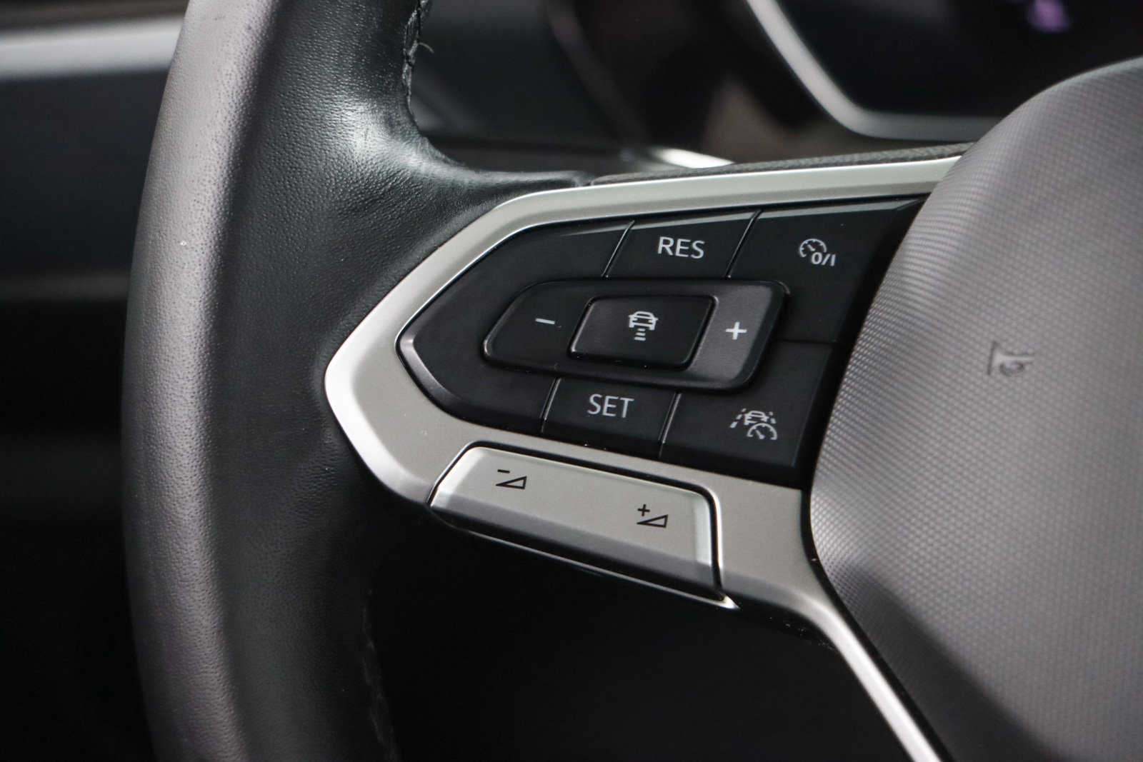 Used 2024 Volkswagen Jetta SE image 13